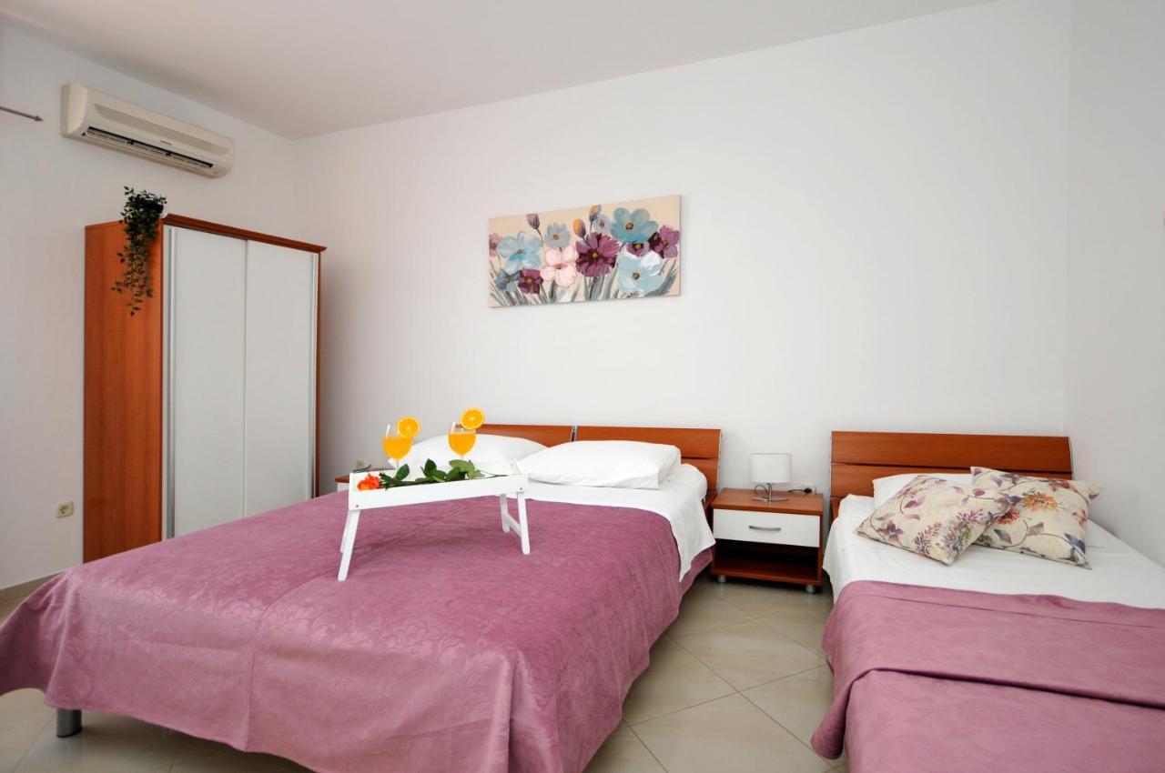 Apartments Roza Trogir Exterior photo