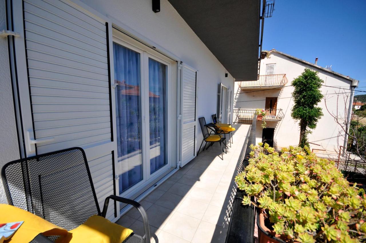 Apartments Roza Trogir Exterior photo