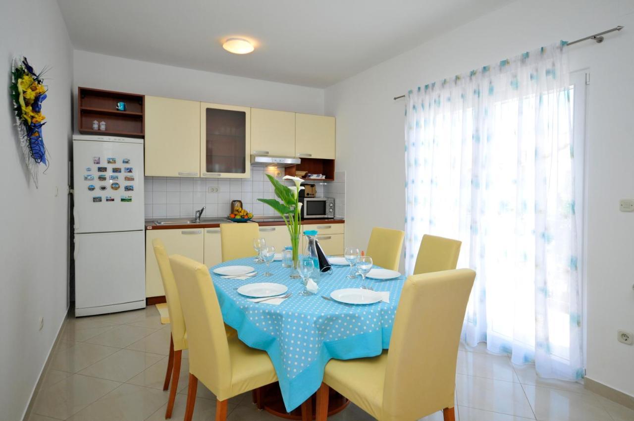Apartments Roza Trogir Exterior photo