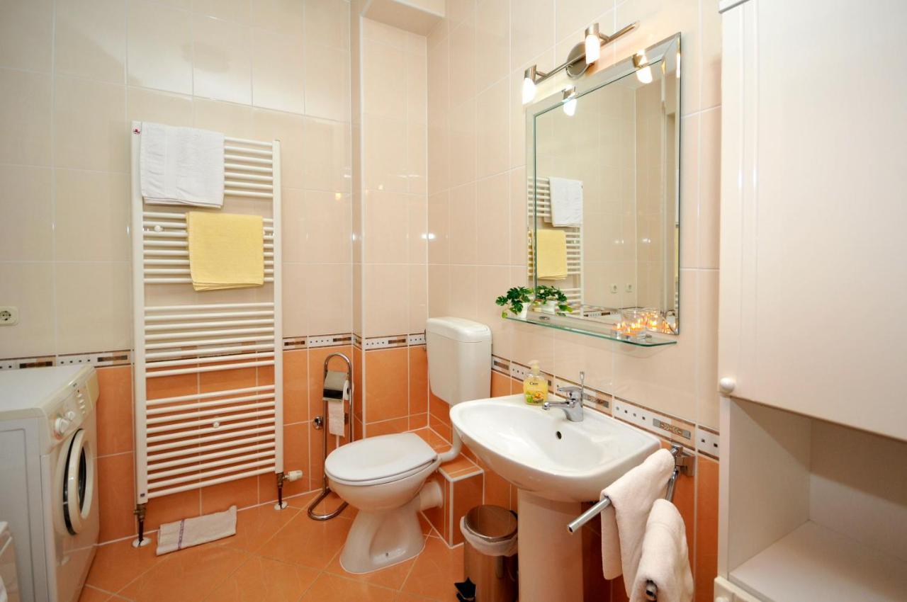 Apartments Roza Trogir Exterior photo
